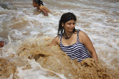 DESI BATHING